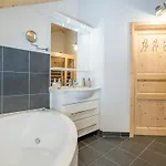 Chalet In With Sauna And Hot Tub