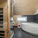 Chalet In With Sauna And Hot Tub *