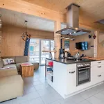 Chalet In With Sauna And Hot Tub *