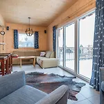 Chalet In With Sauna And Hot Tub *